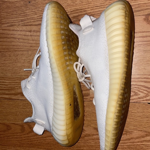 350 boost v2 - Picture 2 of 4